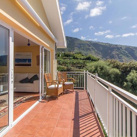 Villa In Protected Space In Front Of The Sea Los Realejos Extérieur photo
