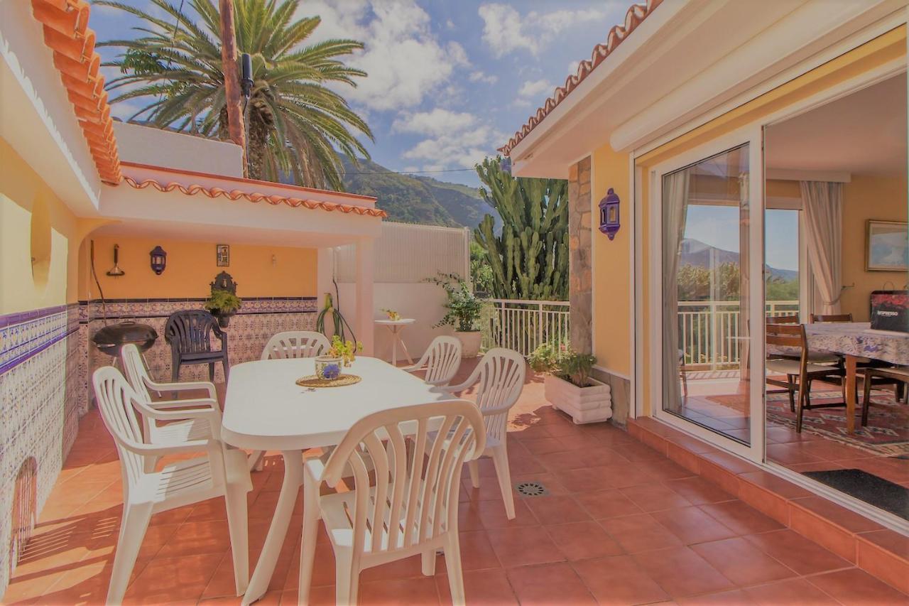Villa In Protected Space In Front Of The Sea Los Realejos Extérieur photo