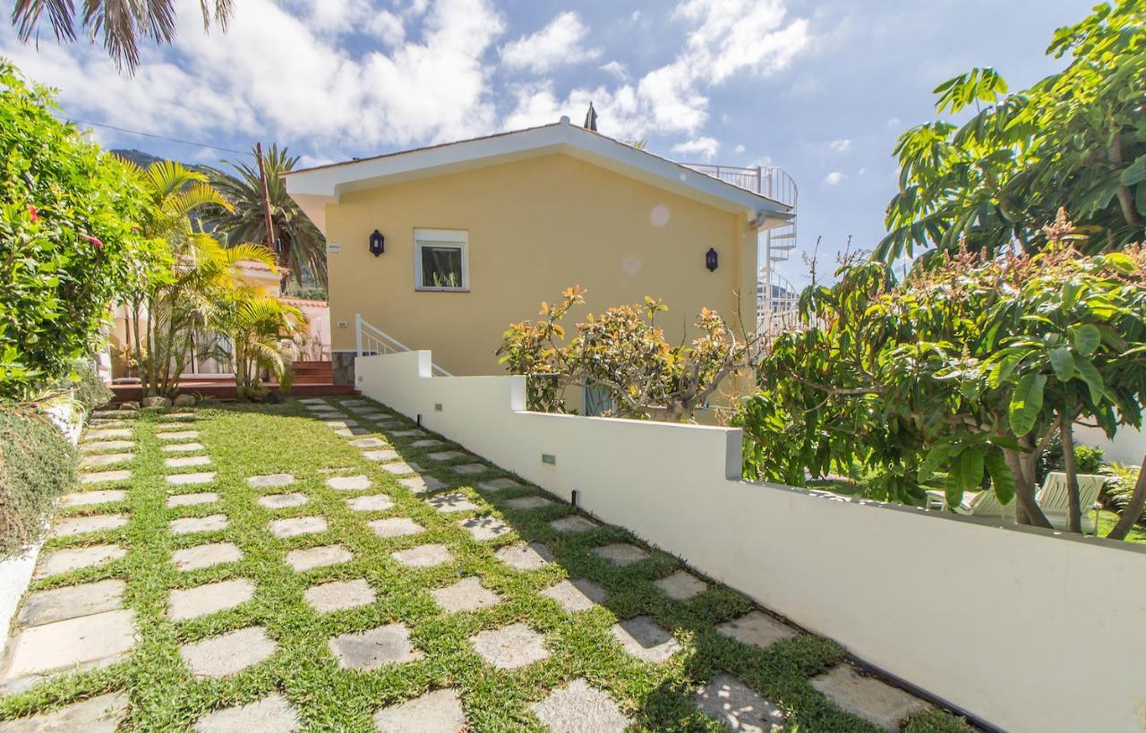 Villa In Protected Space In Front Of The Sea Los Realejos Extérieur photo