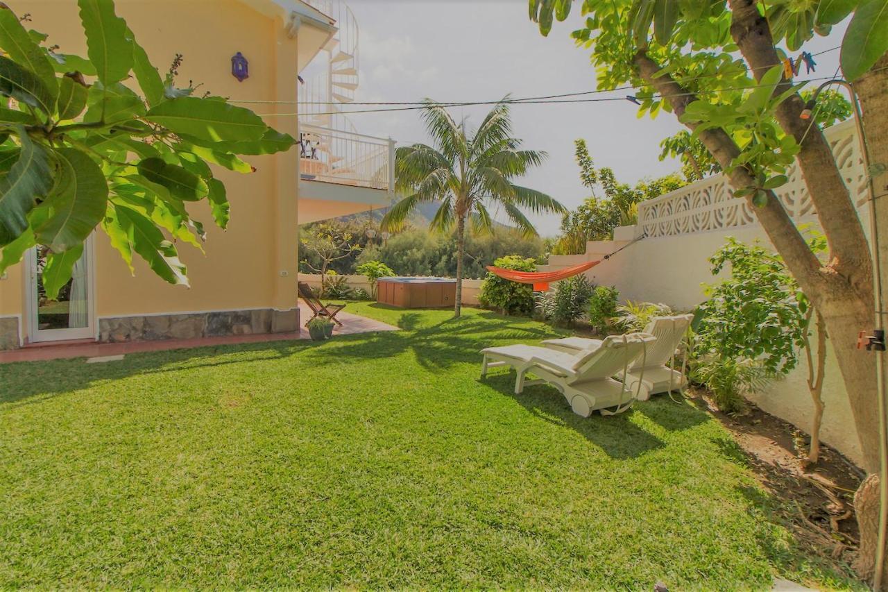 Villa In Protected Space In Front Of The Sea Los Realejos Extérieur photo